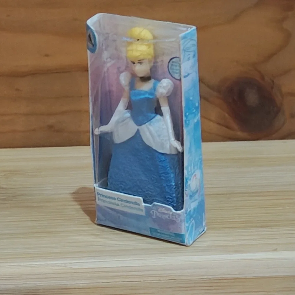 Zuru 5 Surprise Mini Brands Disney Edition~ Aurora Cinderella Moana Instax‎